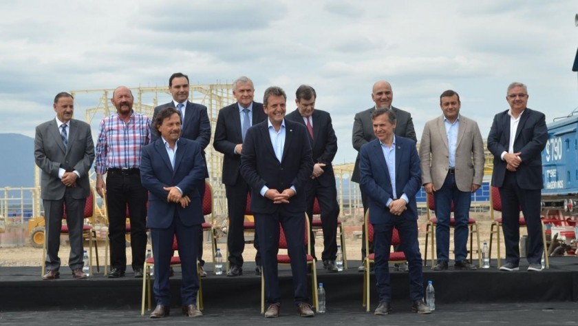 Massa firmó obras energéticas en el Norte Grande y prometió un gobierno