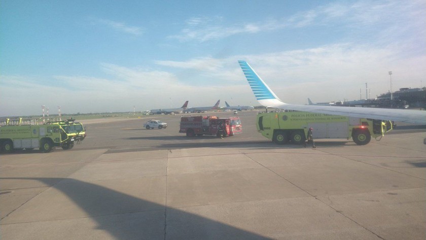Cierran Aeroparque por un avión que se declaró en emergencia: vuelos demorados y desvíos a Ezeiza