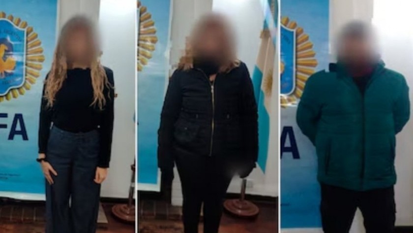 Ya son tres los detenidos por tirar caca contra la casa de José Luis Espert