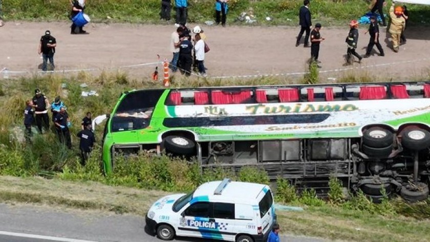 Dos muertos en el accidente de la Ruta 2: viajaban a un congreso en Mar del Plata