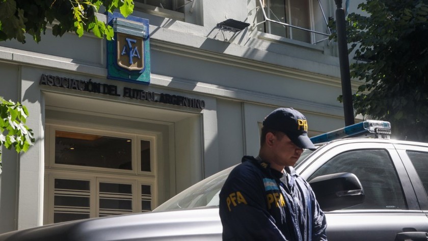 Allanamientos en la AFA: Encontraron el contrato con la empresa vinculada a Faroni