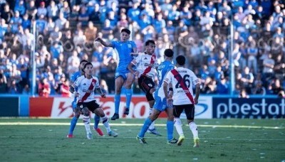 River le ganó a Estudiantes de Río Cuarto por 2-0 y trepó a la punta de la zona B
